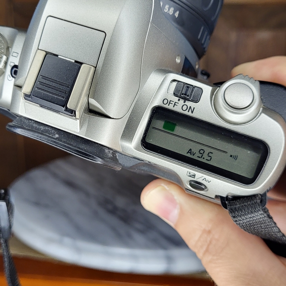 Pentax Black and Silver Film SLR Camera with Manual Controls - Picture 11 of 15